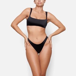 Skims Satin Stretch set